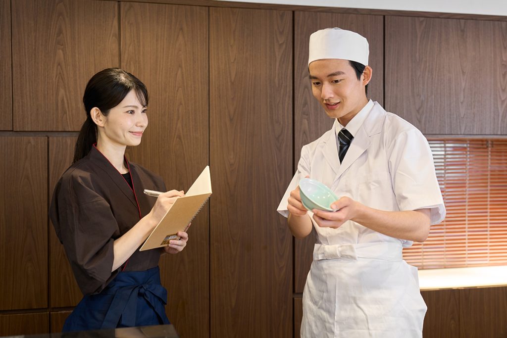教育している