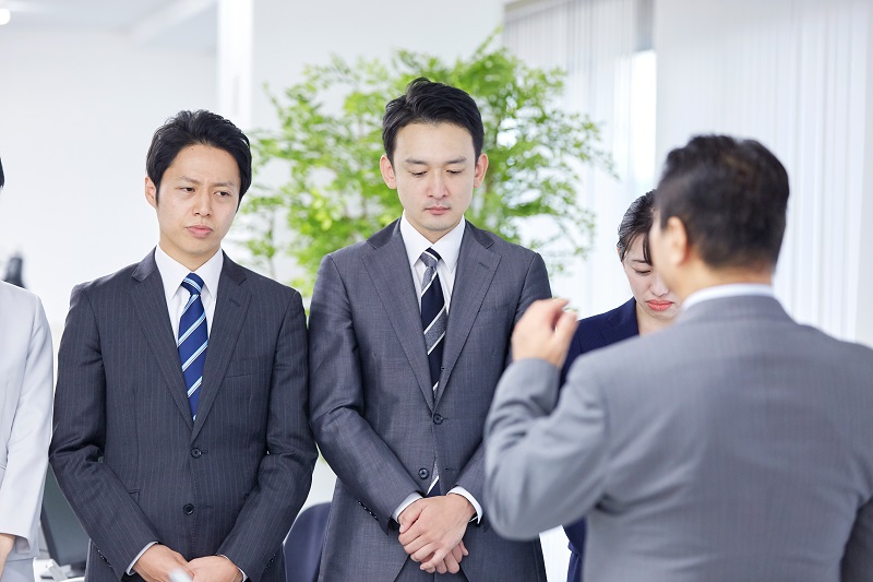 やりがい搾取とは?発生原因や職業別事例・対策を紹介 | 人事労務Q&A